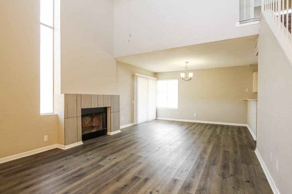 7032 S 44th St - Photo 4 of 17