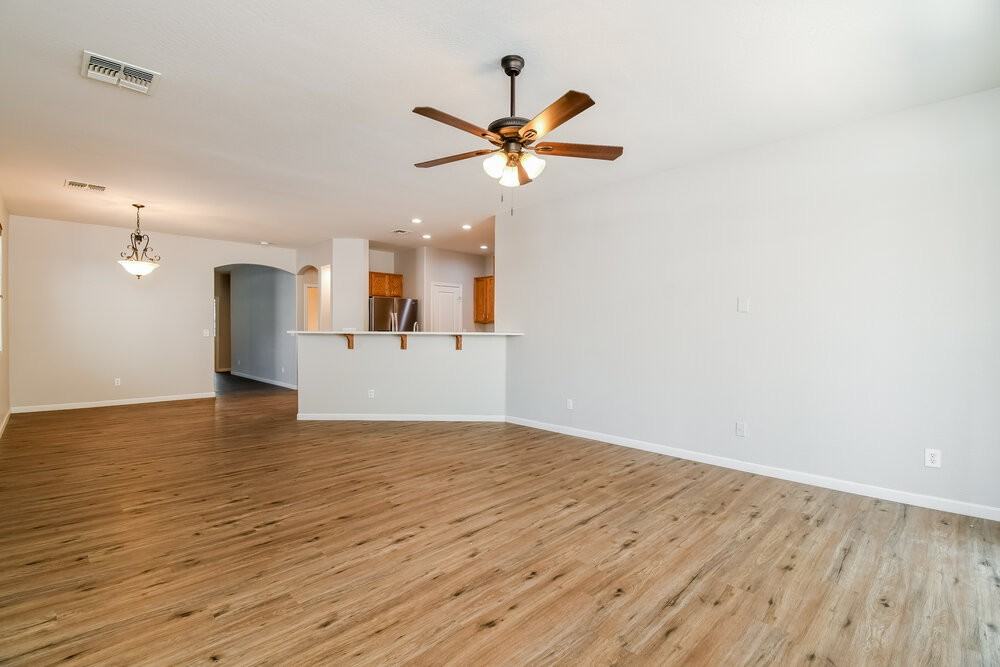 1062 E Nickleback St - Photo 3 of 16