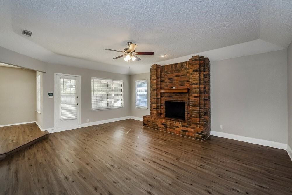 5732 Bermuda Dr - Photo 5 of 19
