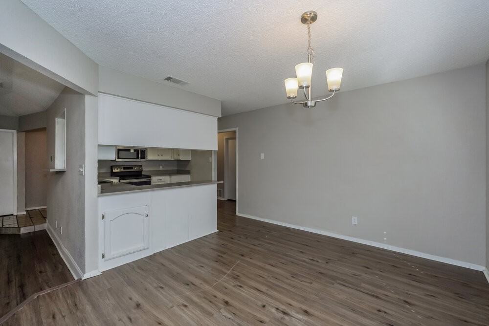 5732 Bermuda Dr - Photo 7 of 19