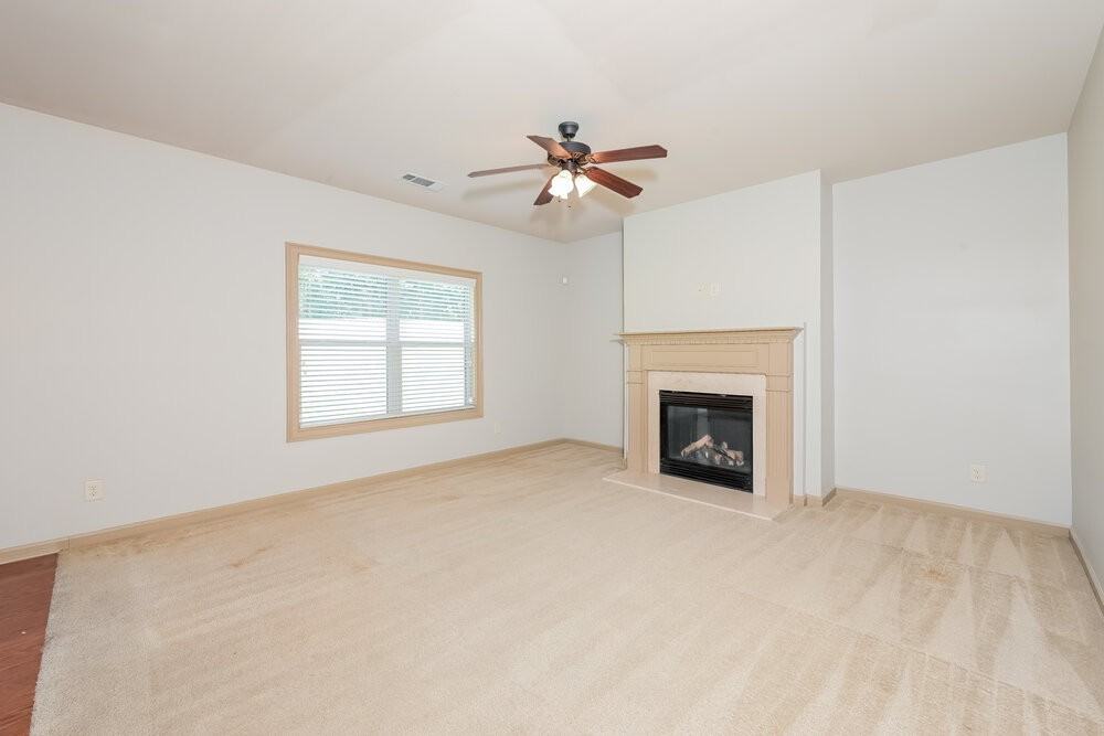 3096 Montauk Hill Dr - Photo 4 of 17