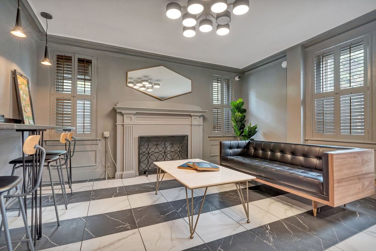 100 Howe Street - Photo 7 of 14