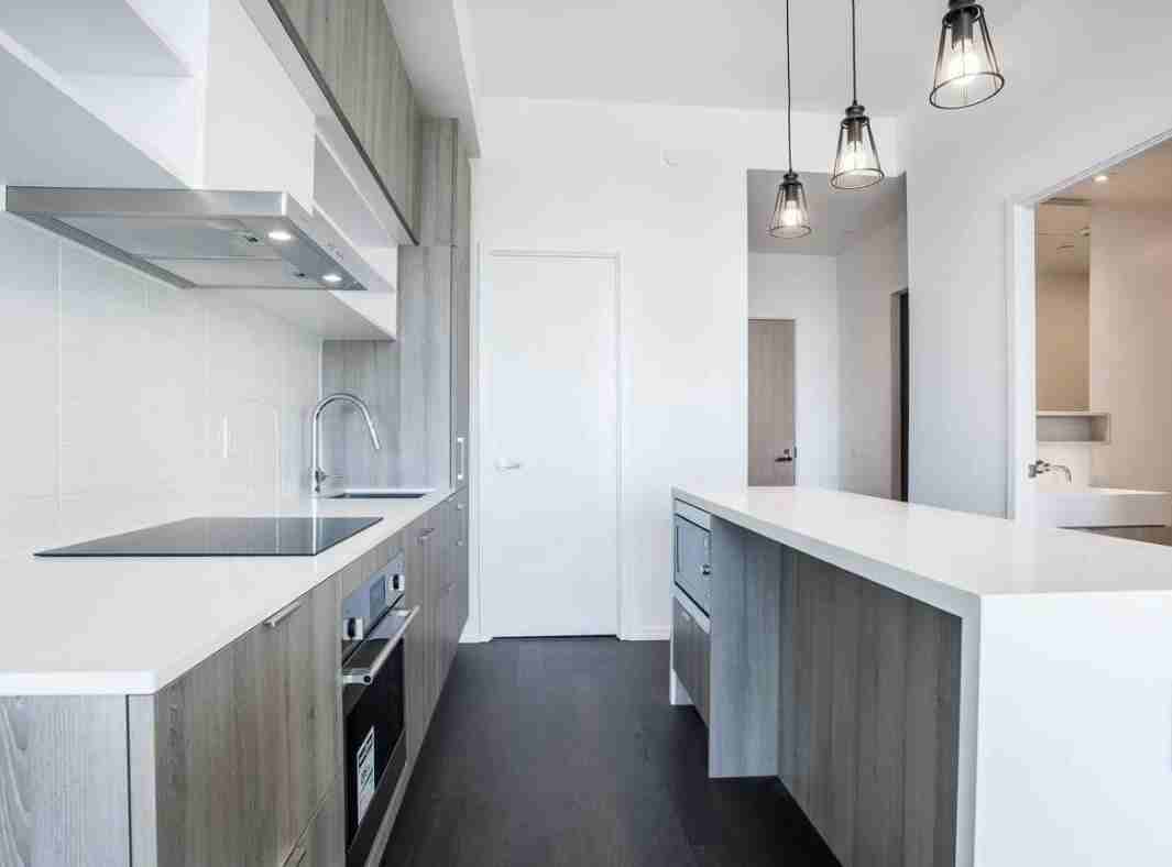 8 Hillsdale Avenue East - Photo 2 of 17