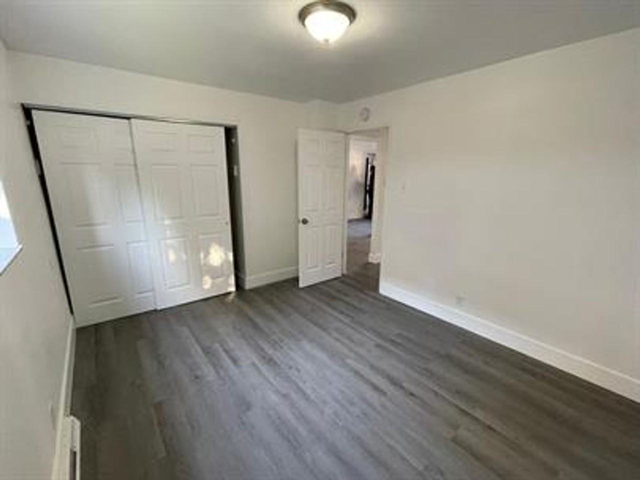 Broadway Park Apartments - Photo 7 of 31