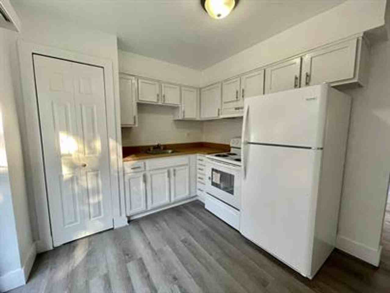 Broadway Park Apartments - Photo 7 of 31
