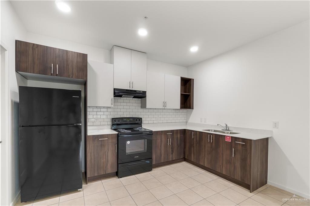 418 N 3rd St ##2 - Photo 7 of 29