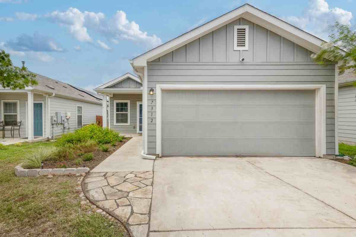 7312 Tonka Ln - Photo 3 of 26