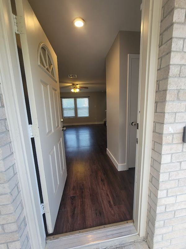 4402 Kings Canyon Dr - Photo 2 of 9