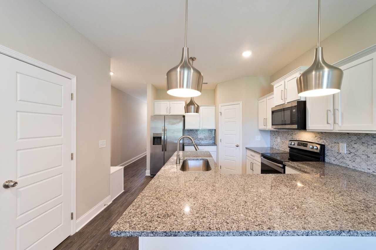 204 Drayton Drive - Photo 7 of 35