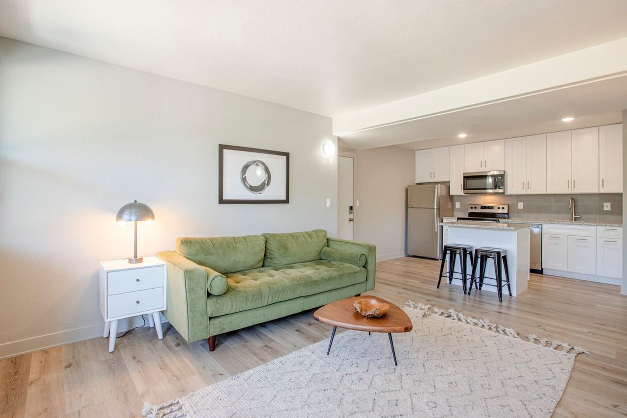 2020 10th St - Photo 4 of 15