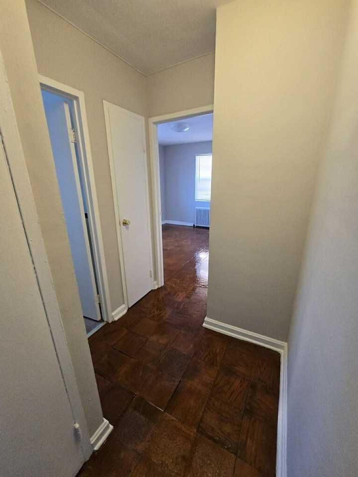 208 KENILWORTH AVE NE - Photo 3 of 12