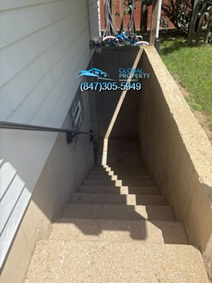 2 Bedroom 1 Bath Apartment FoxLake, IL - Photo 3 of 10