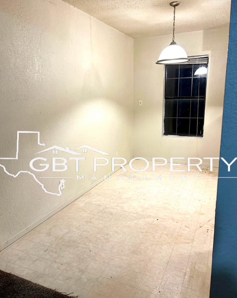 Apartments! - Photo 5 of 11