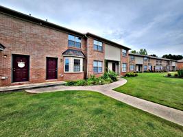 featured image of 2402 2402 - 2422 Gaslight Pl SW