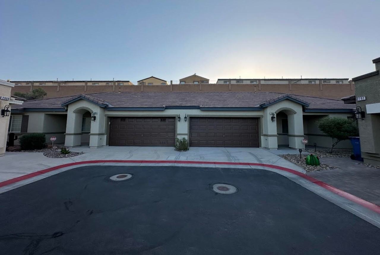 2805 Beacon Rock Dr - Photo 2 of 10