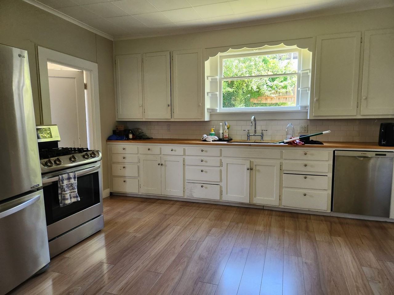 1017 15th St - Photo 2 of 14