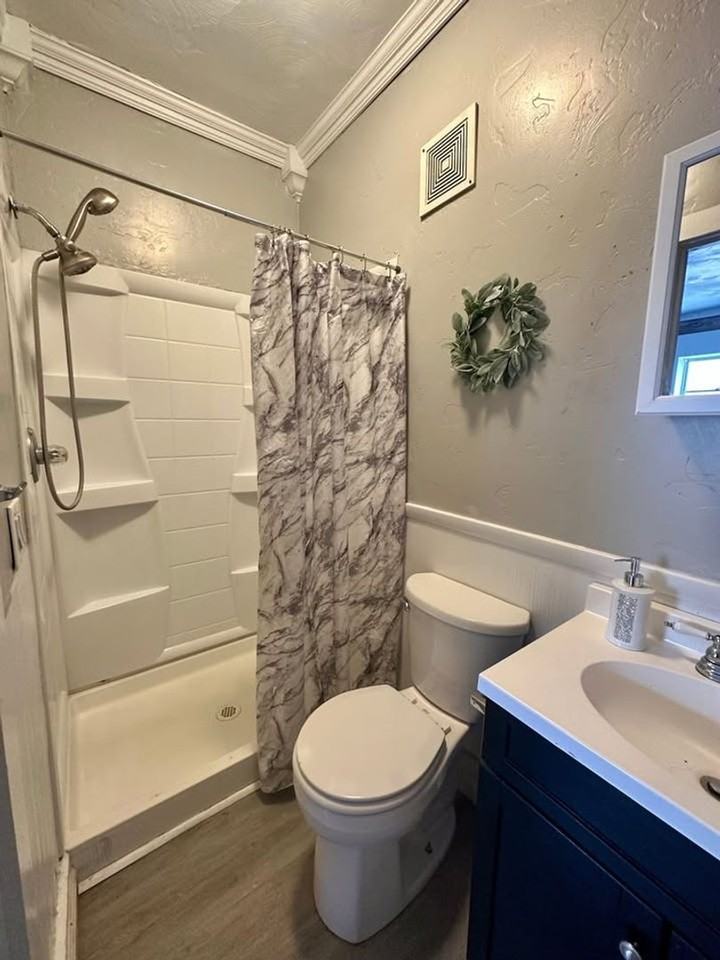 529 Colorado Ave - Photo 3 of 8