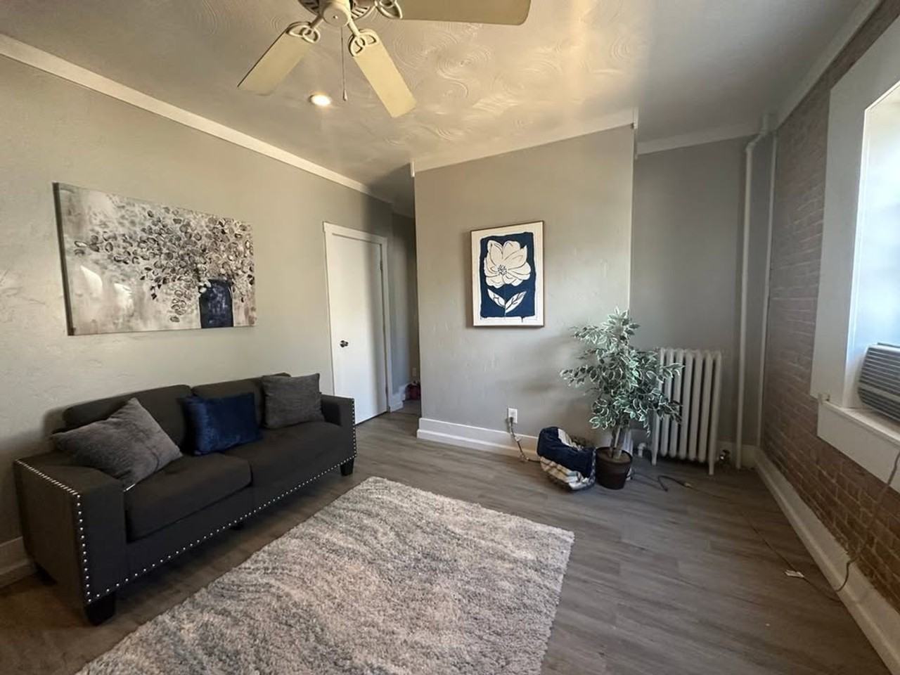 529 Colorado Ave - Photo 4 of 8