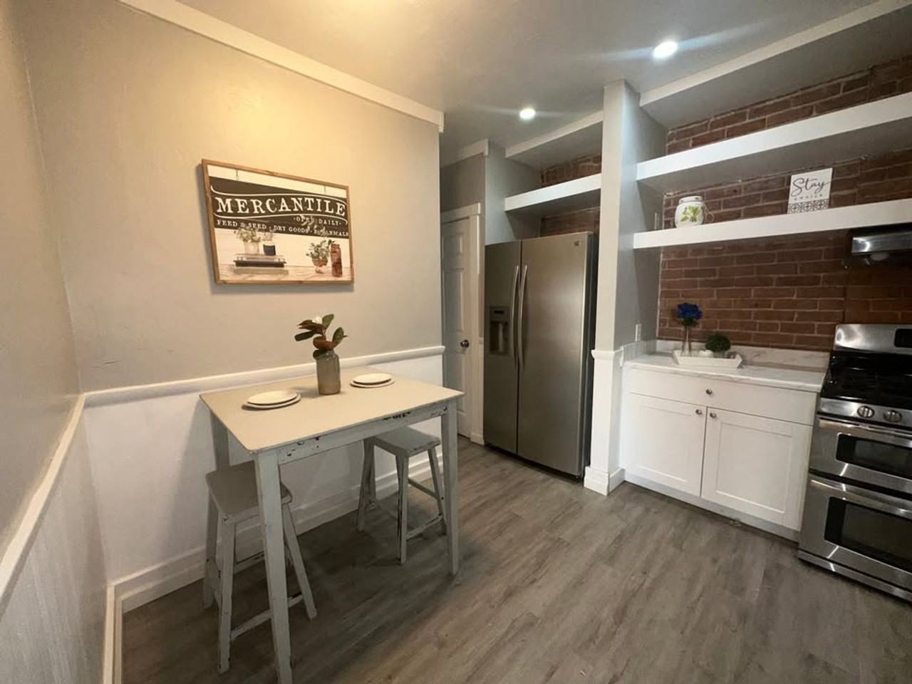 529 Colorado Ave - Photo 6 of 8