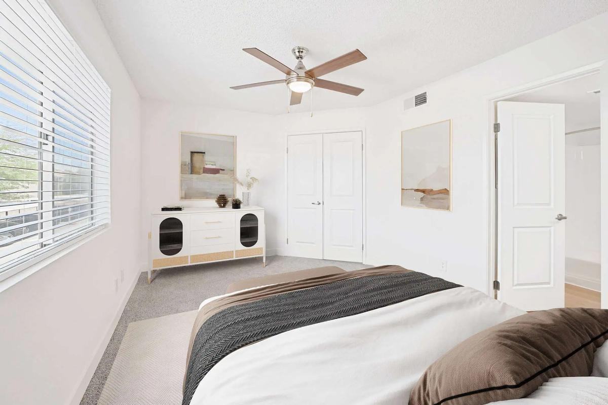 150 S Roosevelt Rd - Photo 2 of 43