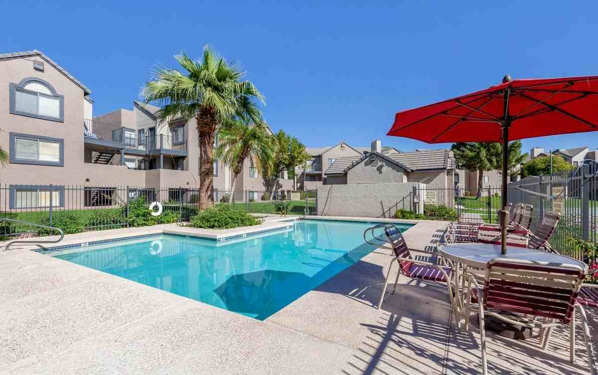 150 S Roosevelt Rd - Photo 7 of 43