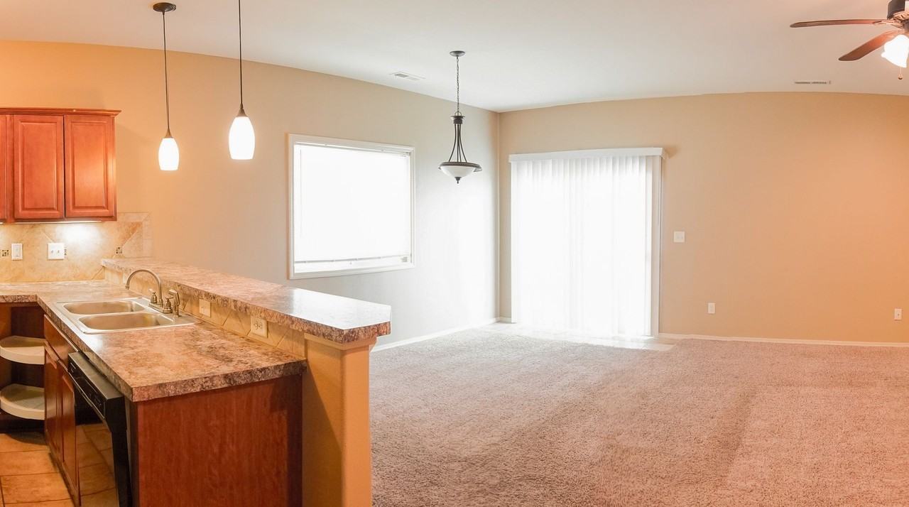 1562 S Goebel Cir - Photo 2 of 16