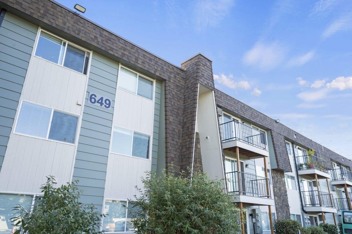 645 Royal Ave