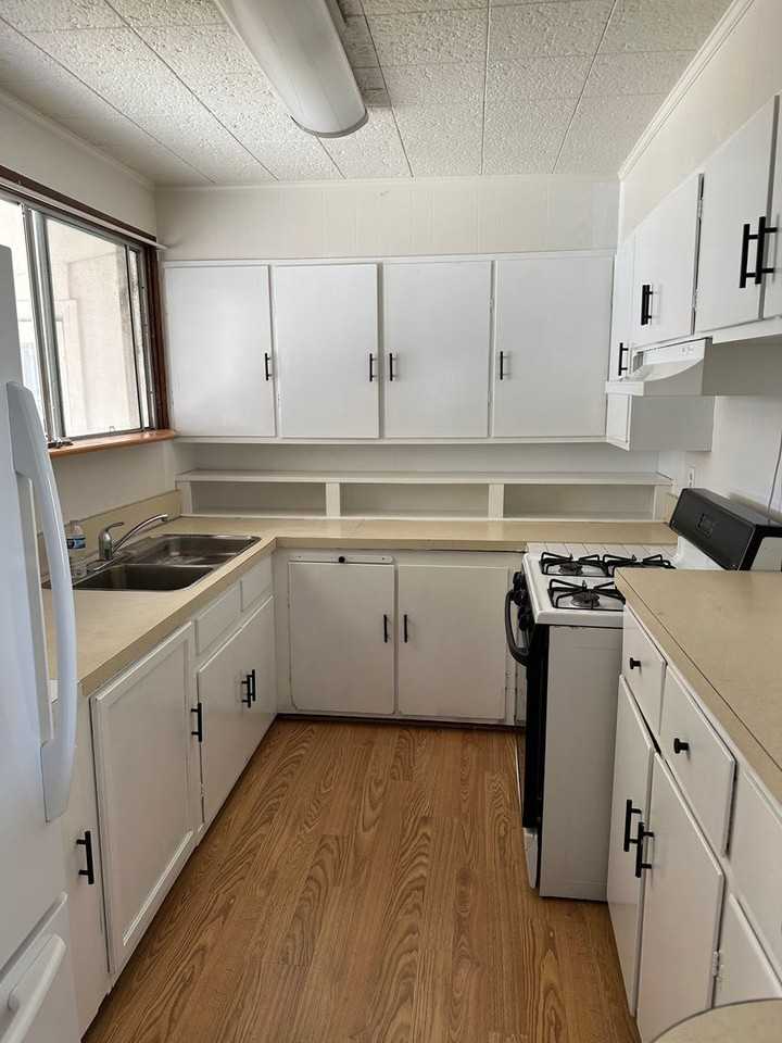 5024 W 126th St - Photo 2 of 13