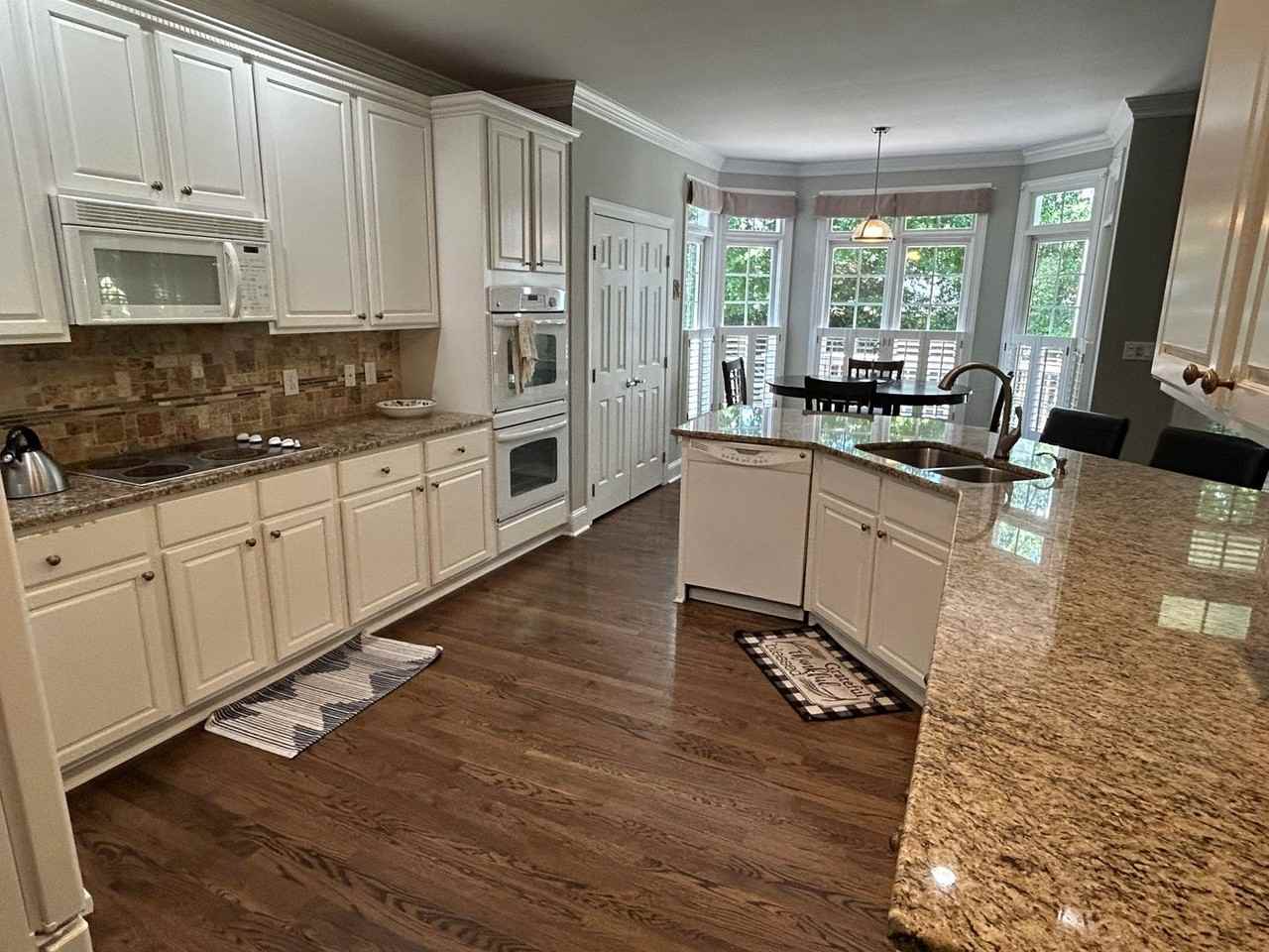 108 Crystlewood Ct - Photo 2 of 46