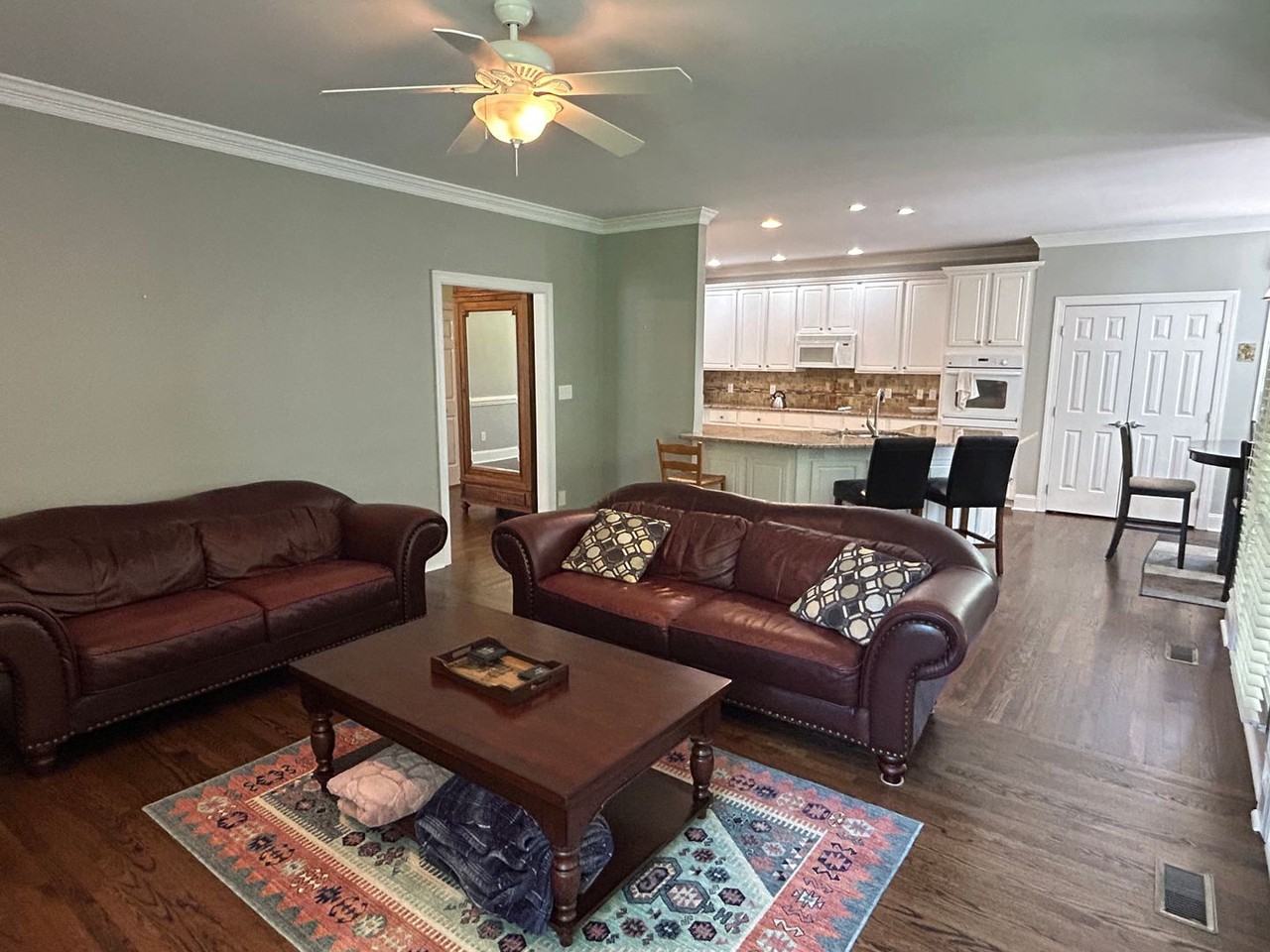 108 Crystlewood Ct - Photo 3 of 46