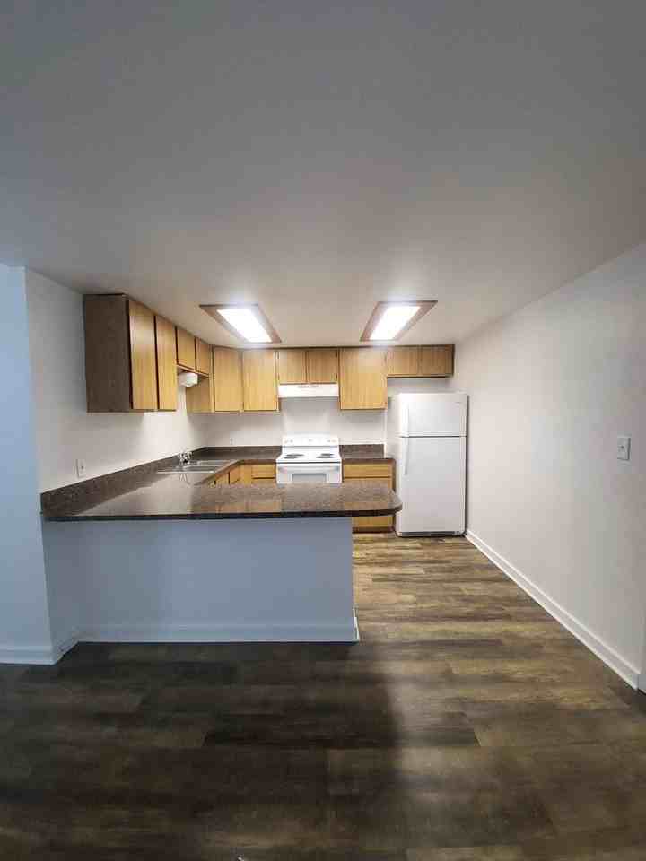 701 H St - Photo 4 of 8