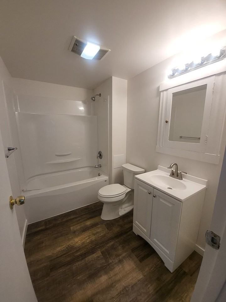 701 H St - Photo 5 of 8