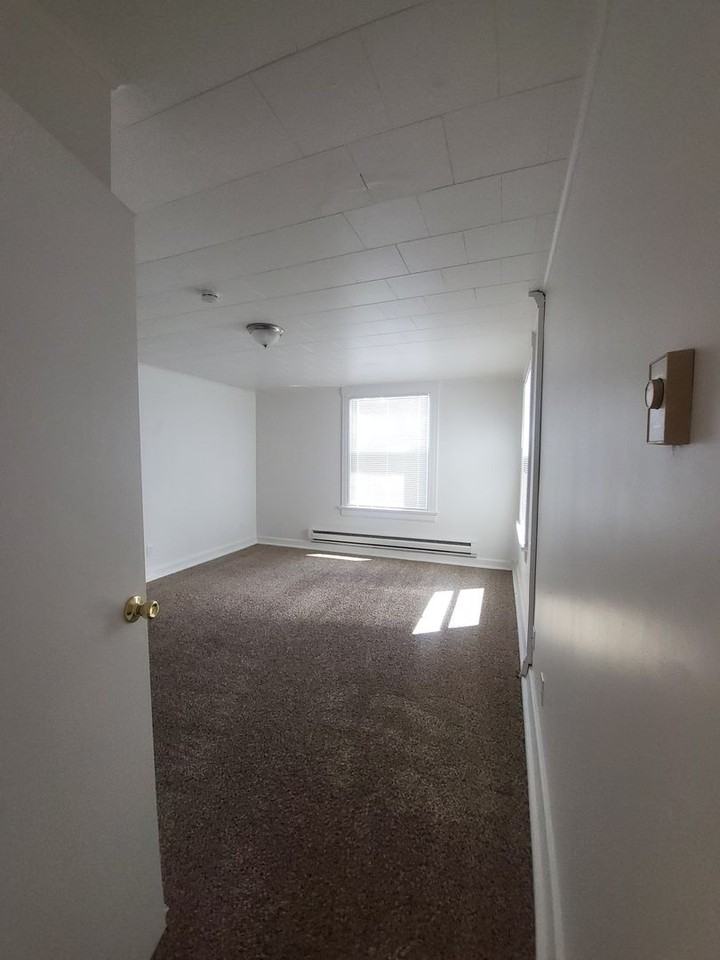 701 H St - Photo 7 of 8