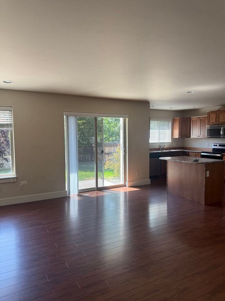 1851 Buckrake Ave - Photo 5 of 24