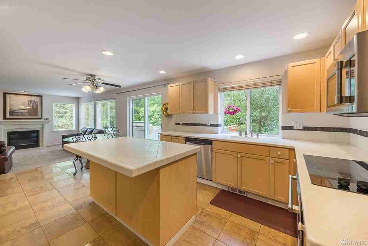 11322 41st Dr Se - Photo 3 of 16