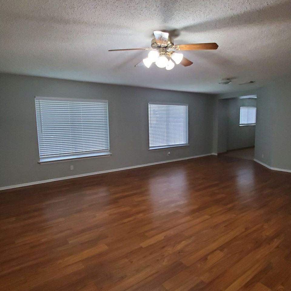 8243 Brisbane - Photo 2 of 28