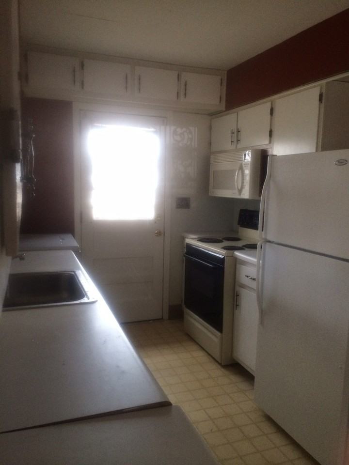 4599 4599 Doris Circle N - Photo 2 of 13