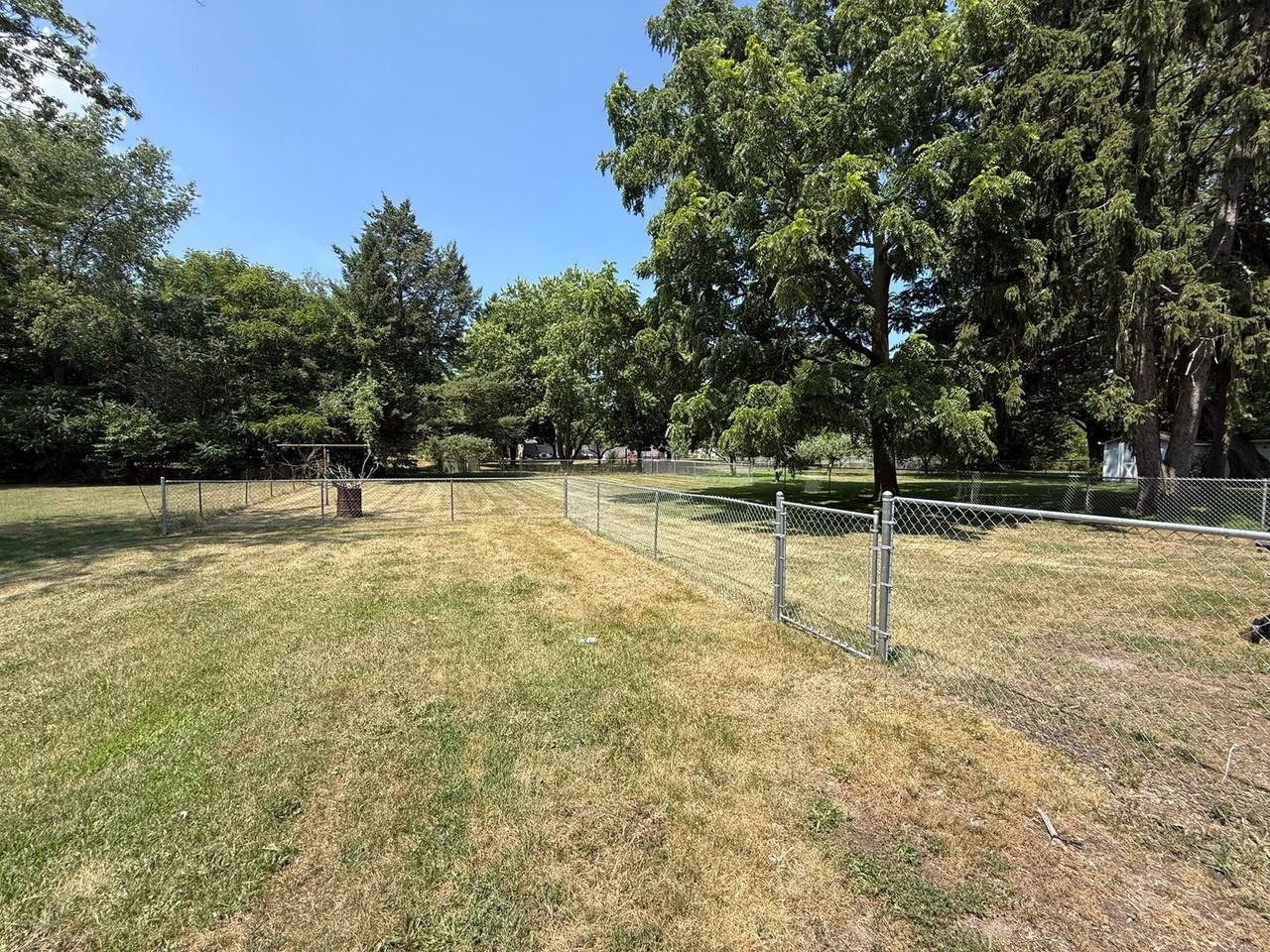 9622 Maplewood Ave - Photo 2 of 13