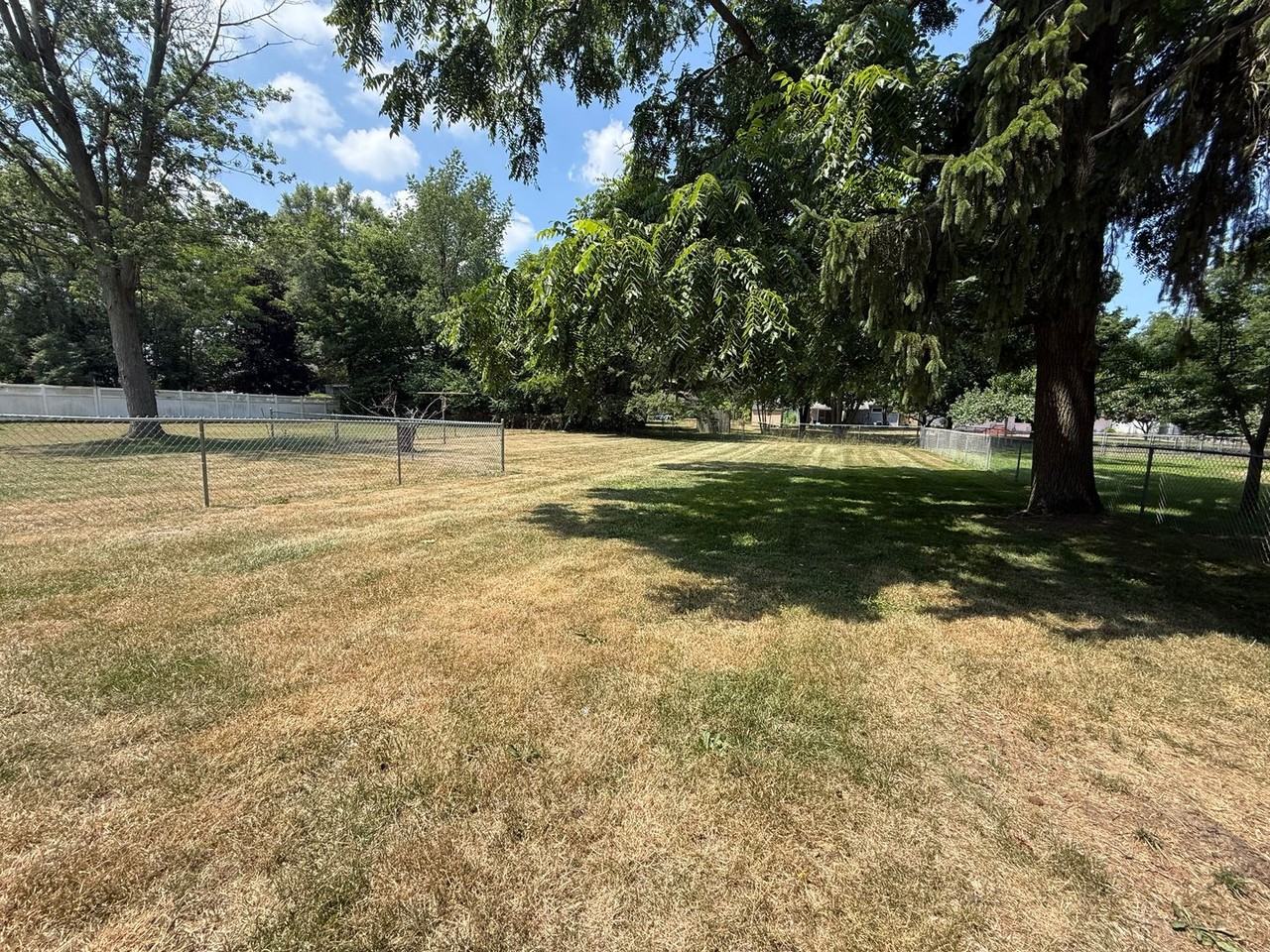 9622 Maplewood Ave - Photo 3 of 13