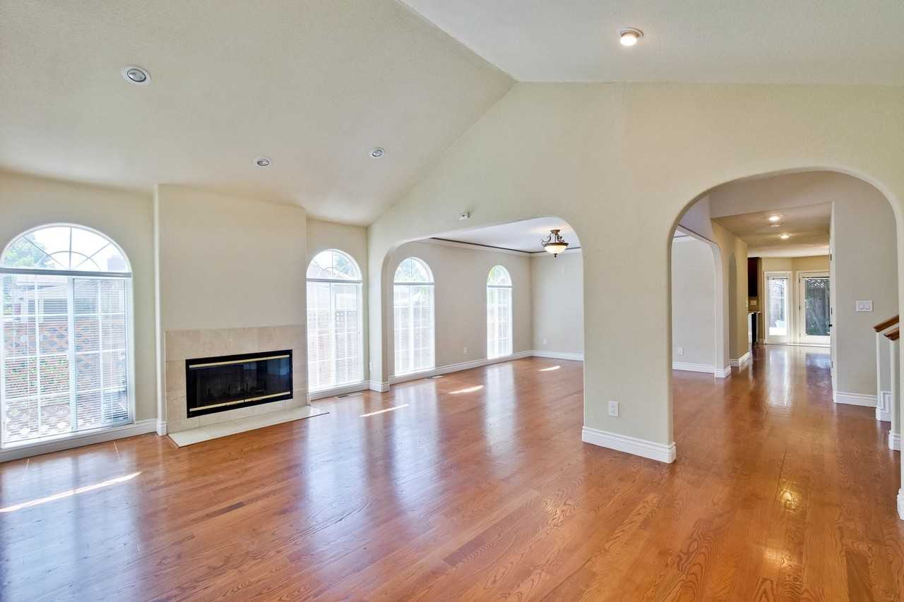 1335 Whitehurst Ct - Photo 2 of 30