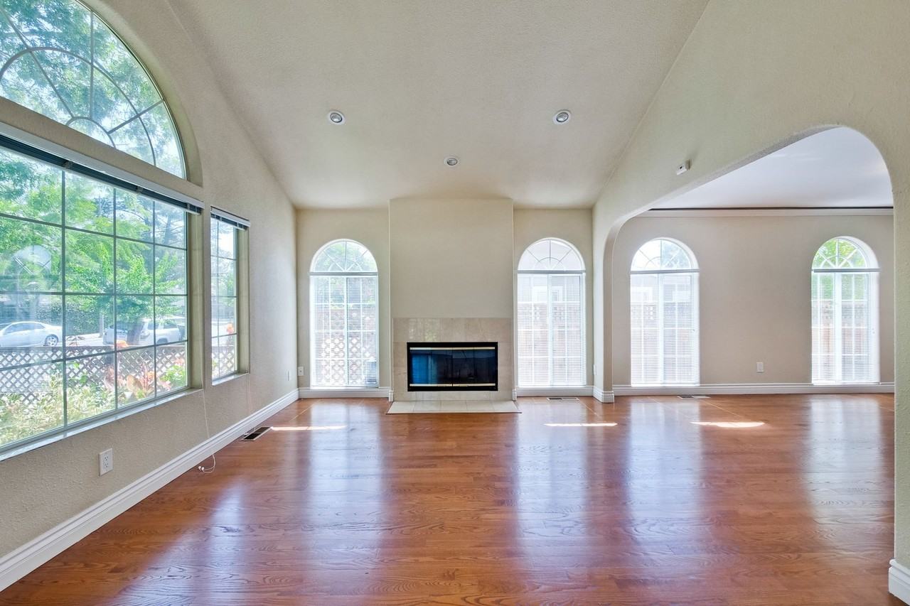 1335 Whitehurst Ct - Photo 3 of 30