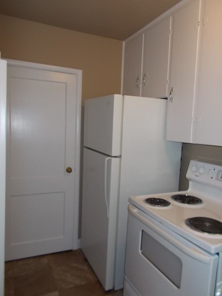 1131 1/2 N 23rd St - Photo 2 of 7