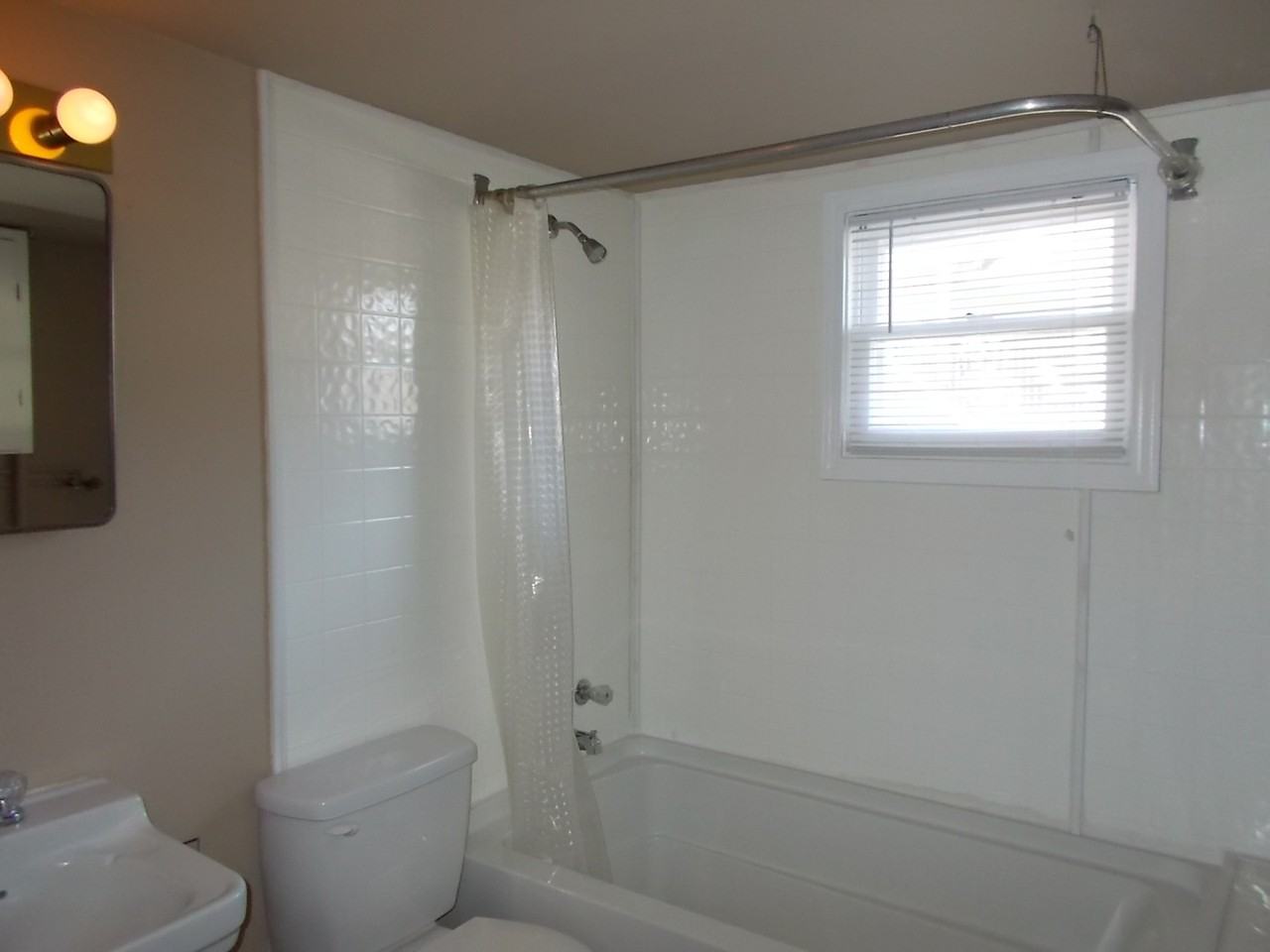 1131 1/2 N 23rd St - Photo 4 of 7