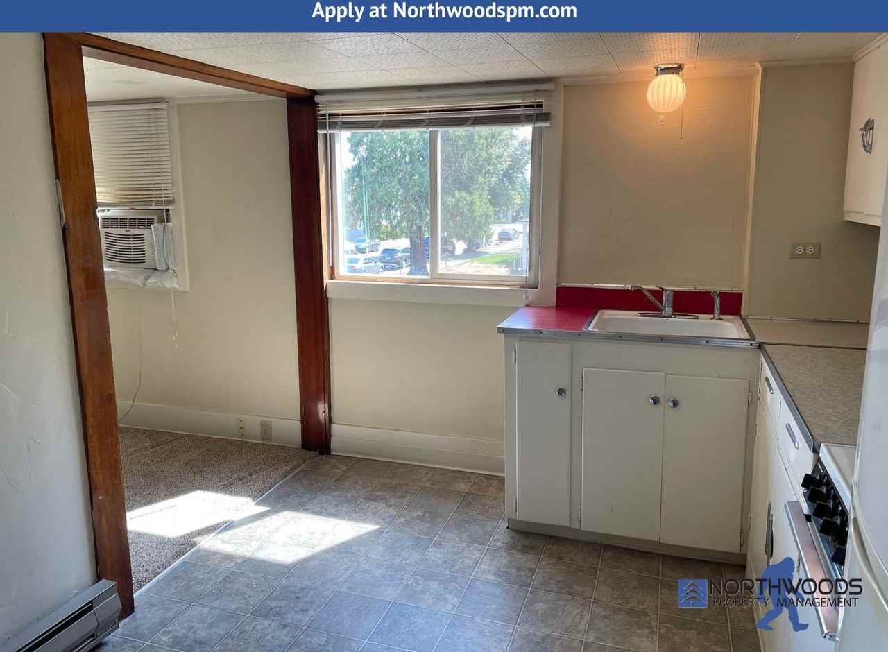 307 N Ivy St - Photo 2 of 7