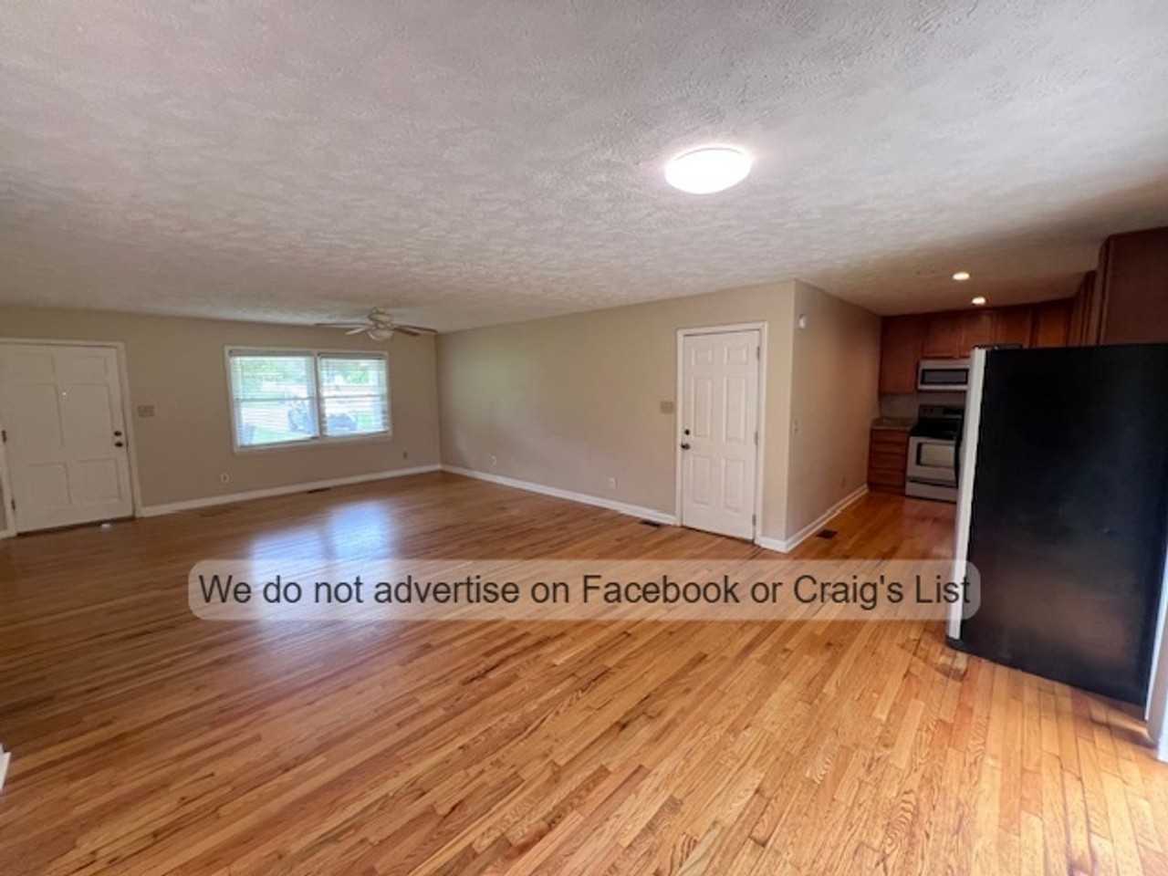 321 Baylor Dr - Photo 3 of 11