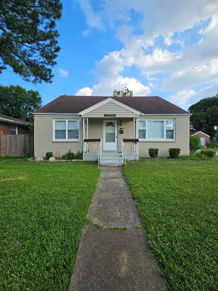 2733 Hollister Ave - Photo 2 of 36