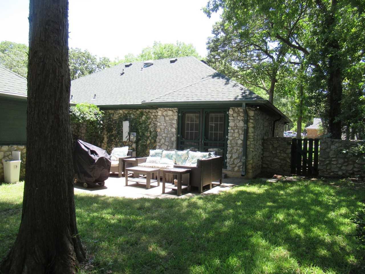 707 High Crest Dr - Photo 3 of 37