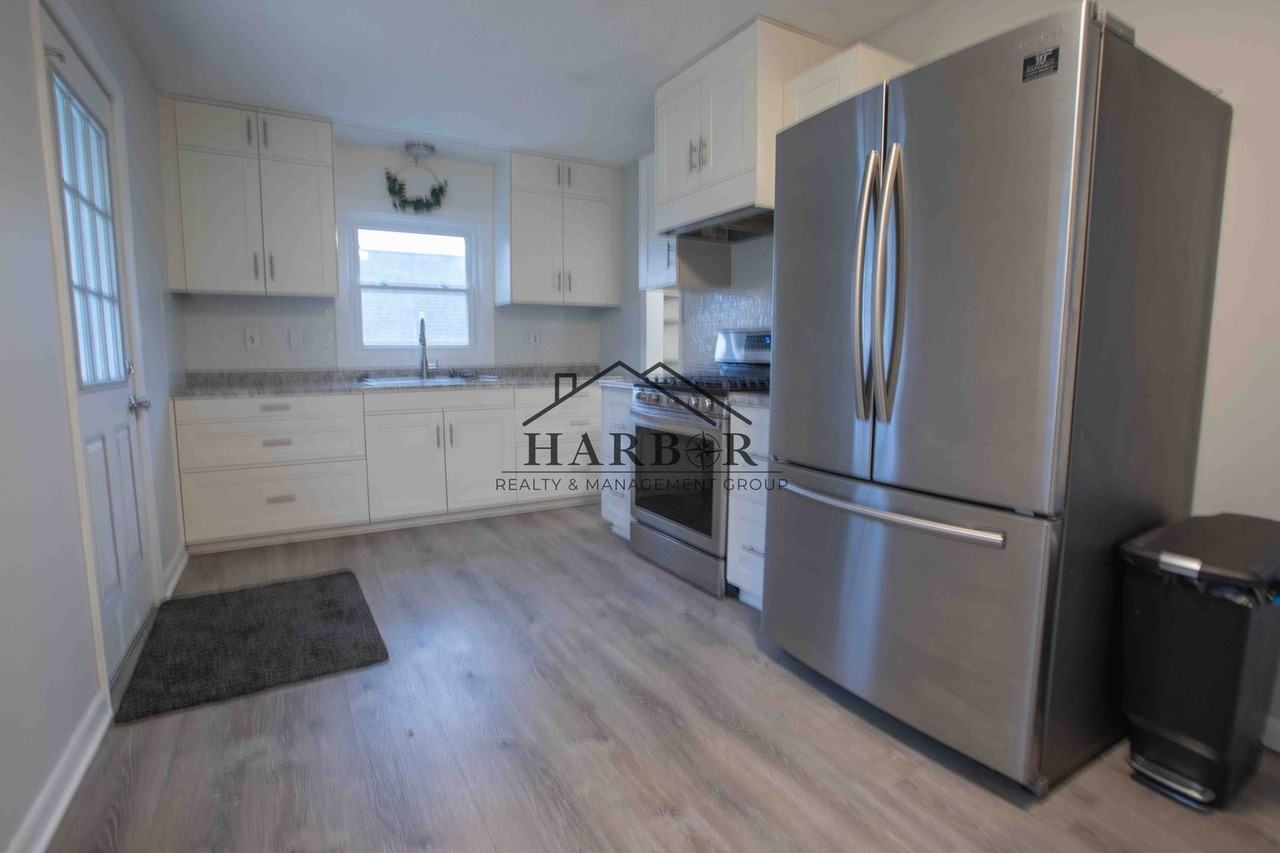 303 21st Avenue Southwest