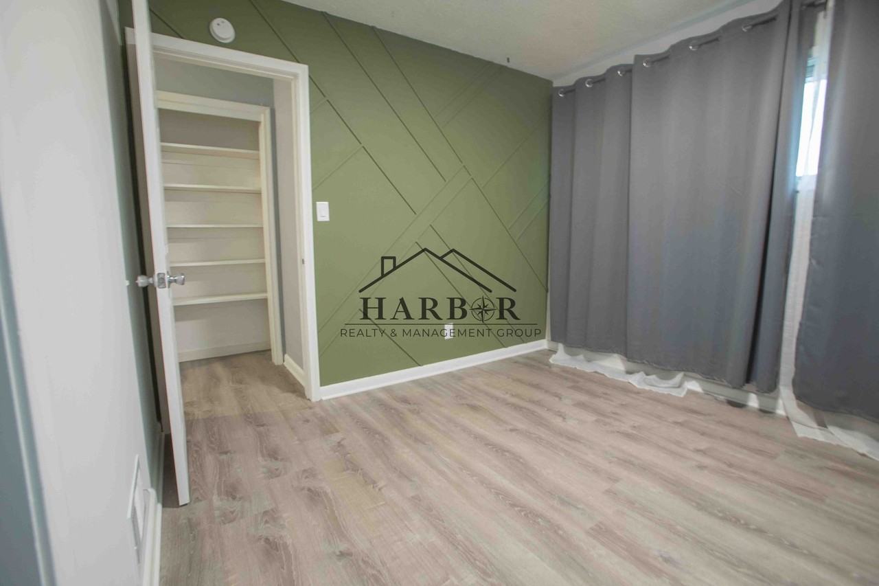 303 21st Ave Sw - Photo 5 of 15