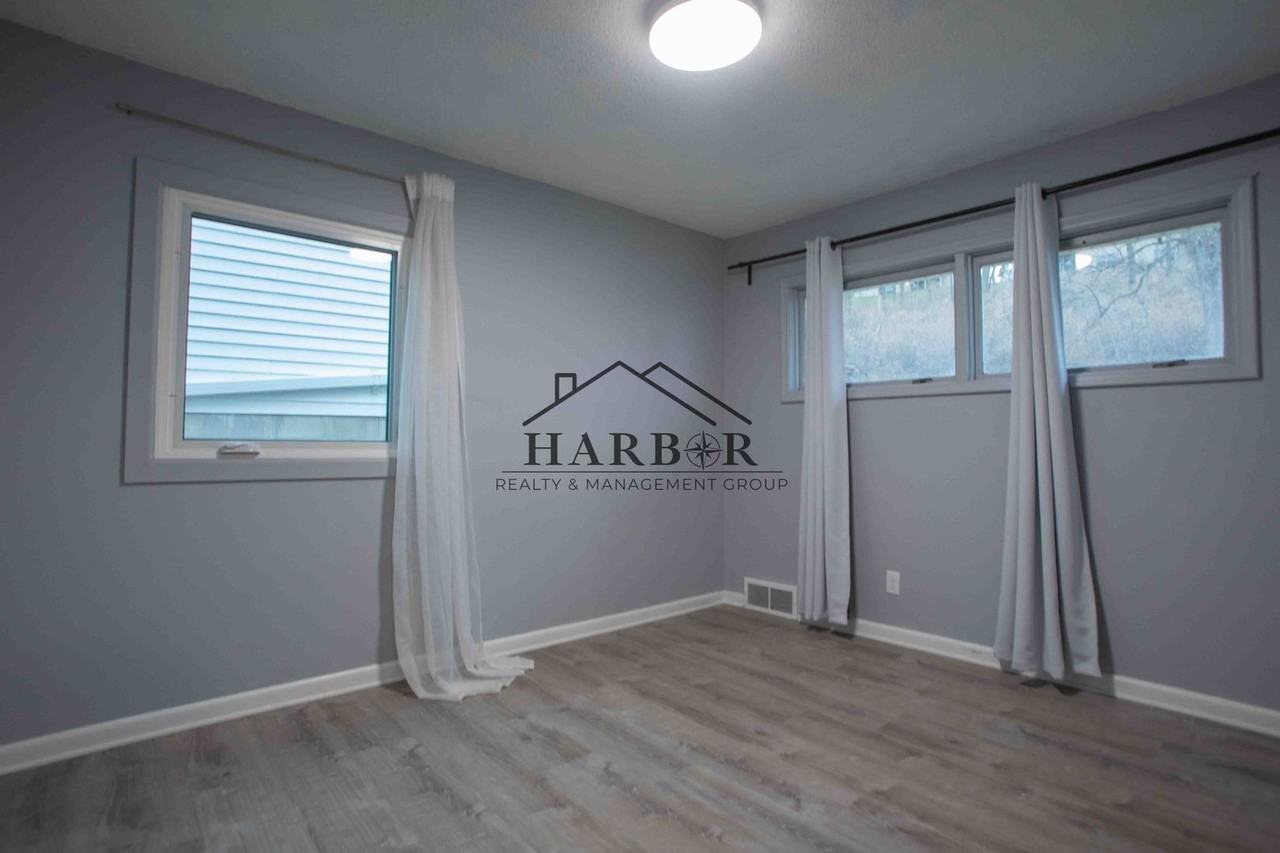 303 21st Ave Sw - Photo 6 of 15